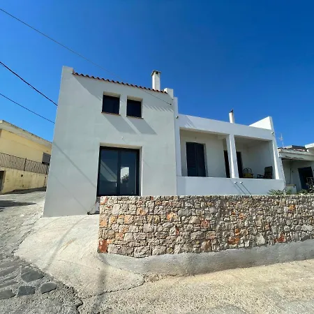 度假居 The Stone House