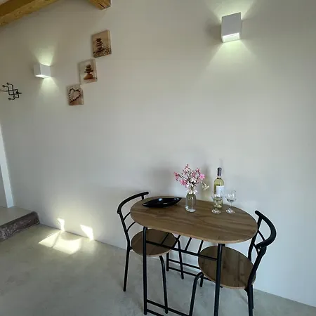 The Stone House * 沃特斯